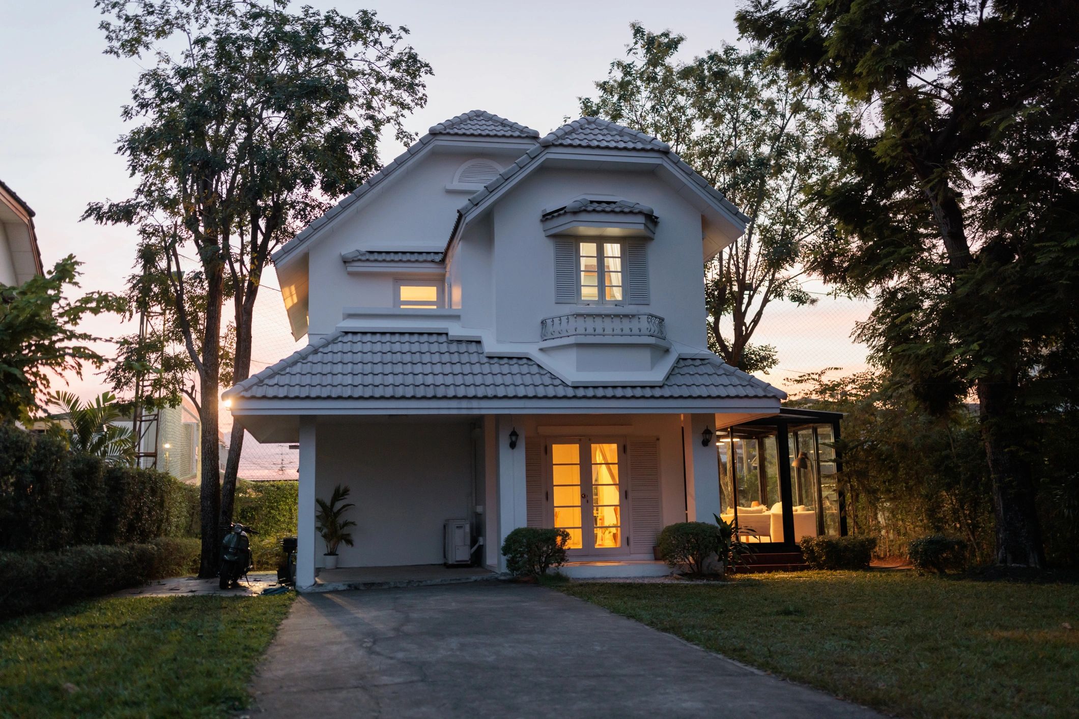 Residential house exterior for common seller struggles